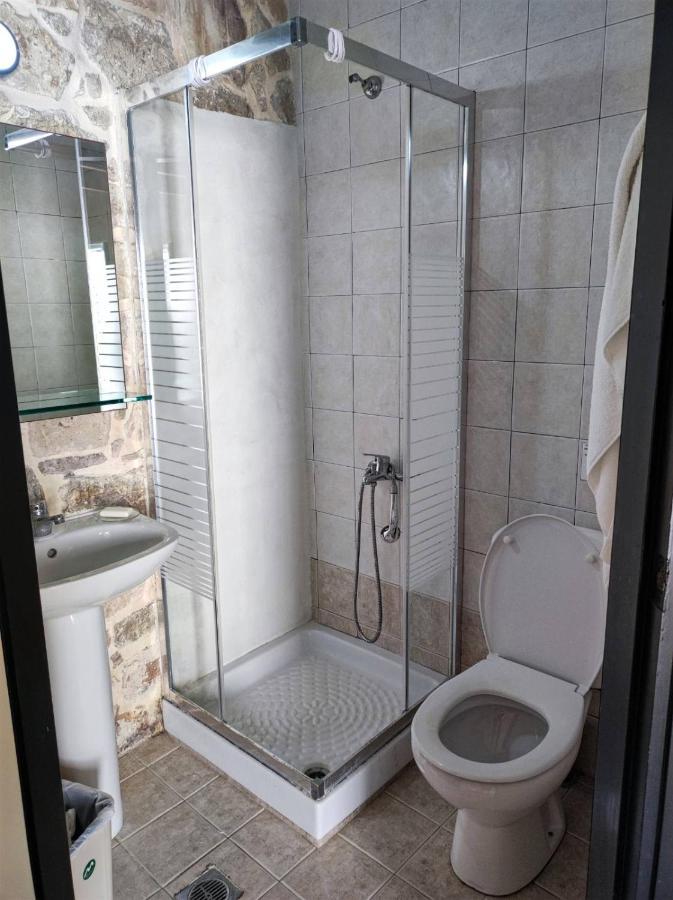 Thalassa Apartments 罗希姆诺 外观 照片