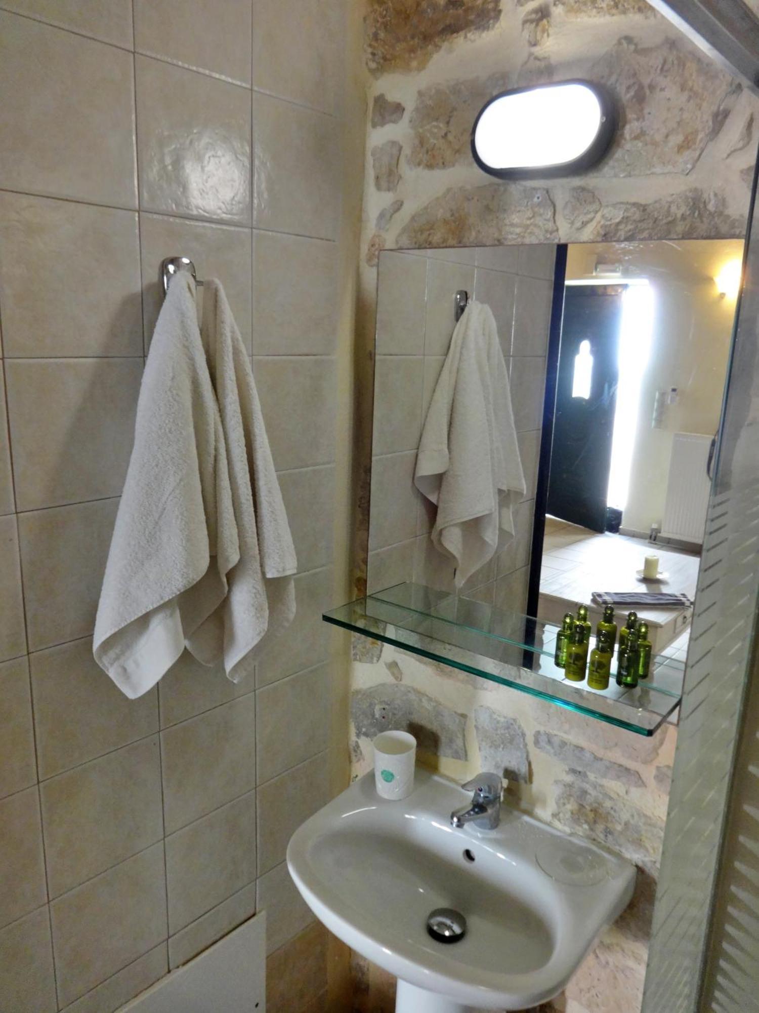 Thalassa Apartments 罗希姆诺 外观 照片