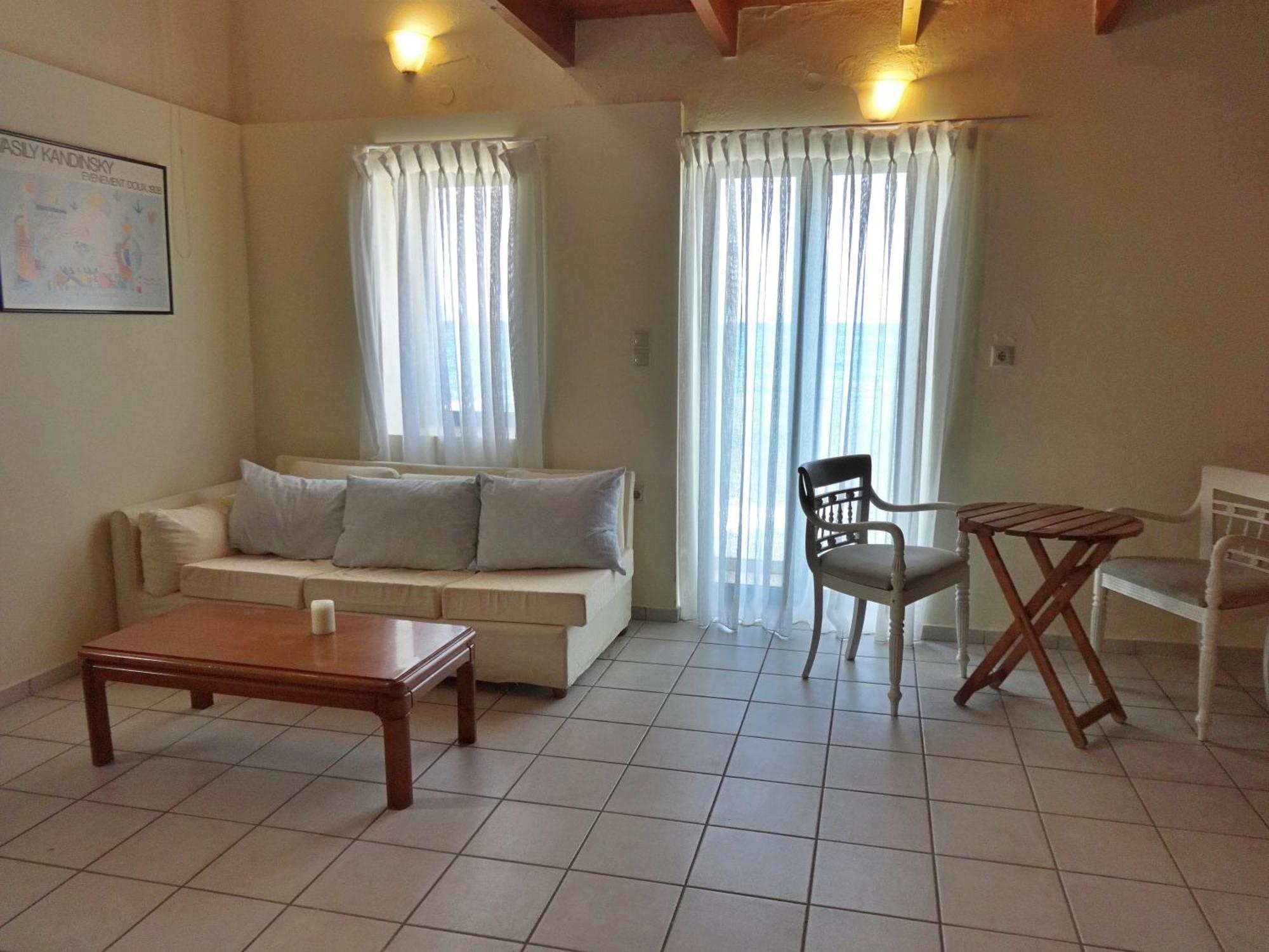 Thalassa Apartments 罗希姆诺 外观 照片