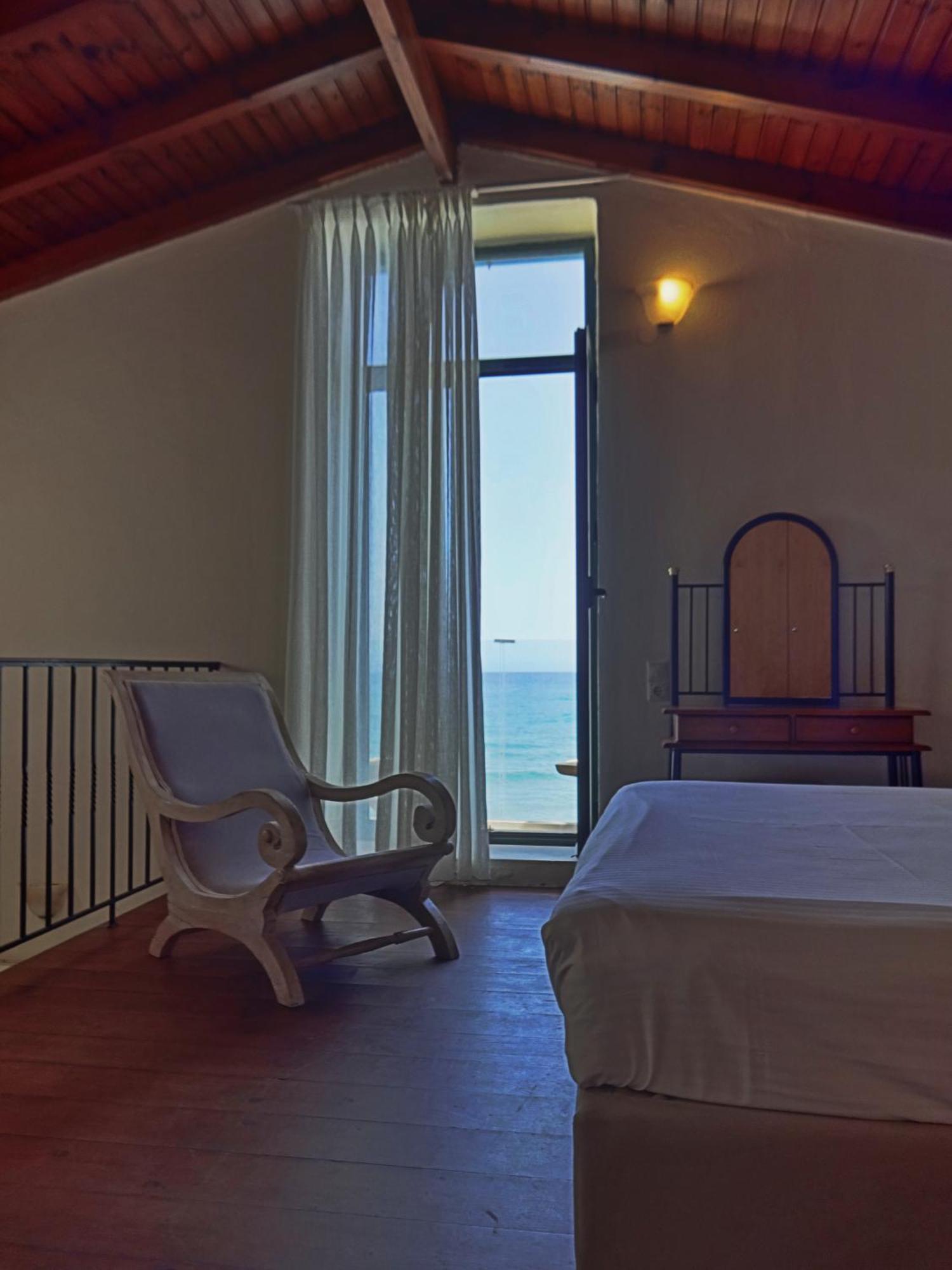 Thalassa Apartments 罗希姆诺 外观 照片